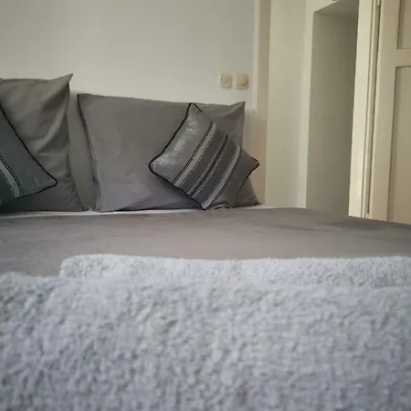 House Niko Apartman