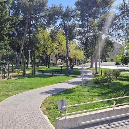 House Niko Apartment *