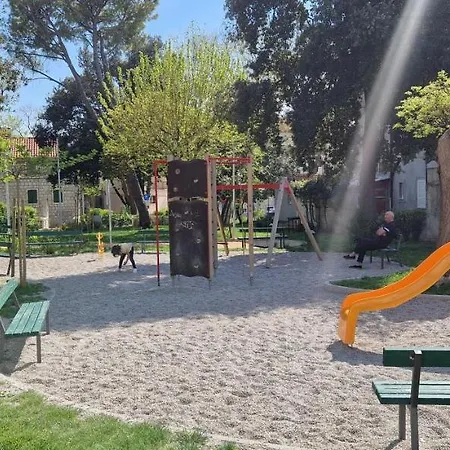 House Niko Apartment *