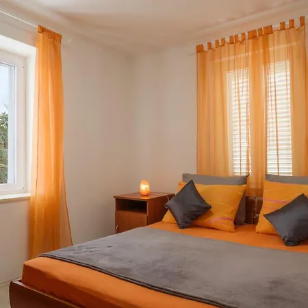 House Niko Apartment *